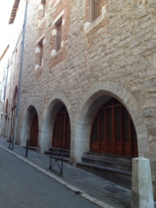 these arches lead to "caves" which used to be cavernous, open aired shops in the Middle Ages!